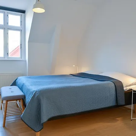 Super Cozy 3 Bedroom Duplex In Frederiksberg Close To Zoo *