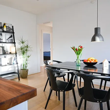 Super Cozy 3 Bedroom Duplex In Frederiksberg Close To Zoo *